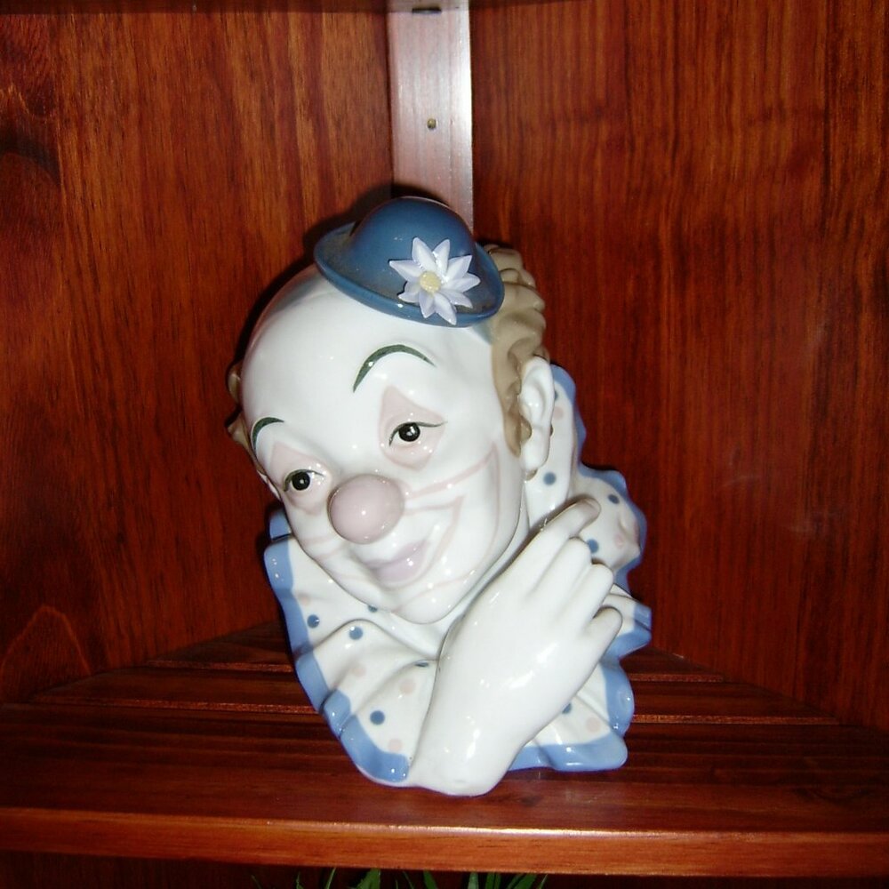Porcelain Clown Head Figurine, VGUC